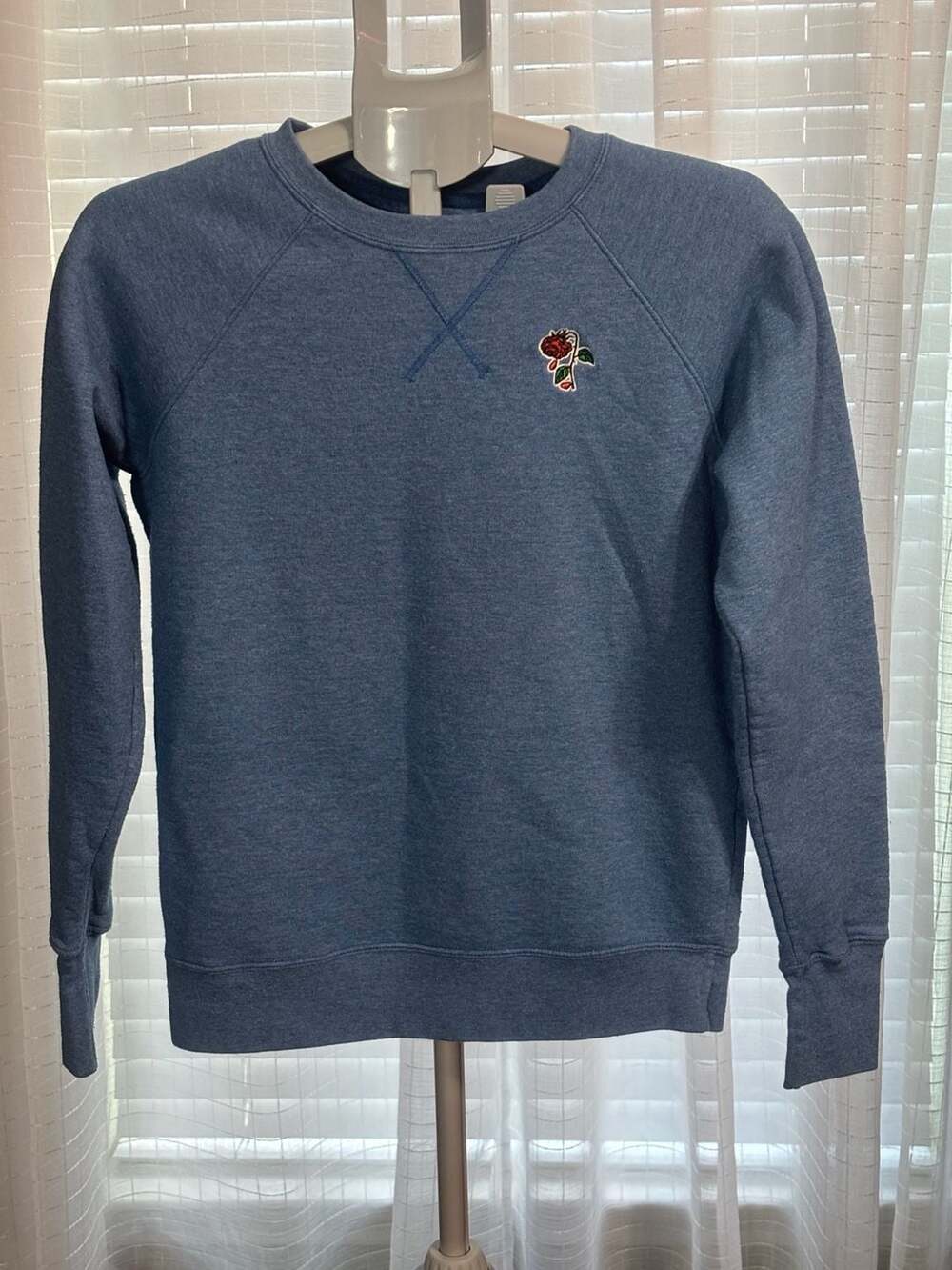 Champion Authentic Rose Embroidered Crewneck Sweatshirt Blue Size S